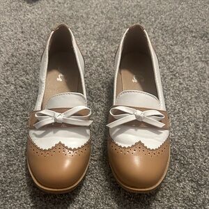 Elegant Tan and White Women's Loafers
